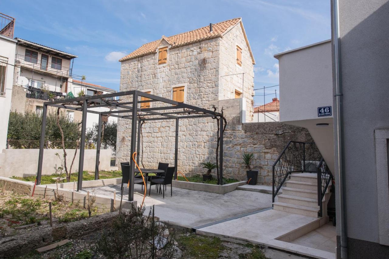 Apartmani Mara Kaštela Exteriör bild